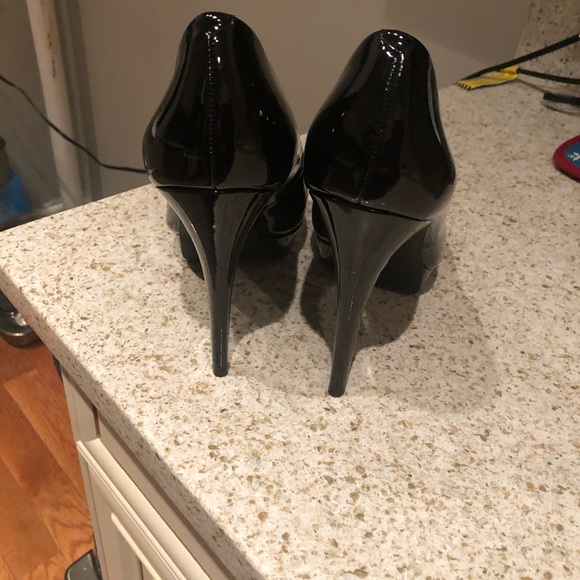 New Black Patent Leather High Heels Size 8 - Picture 2 of 4